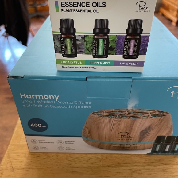 Great Christmas gift Like New Pure Daily Living Bluetooth Diffuser - Picture 5 of 7